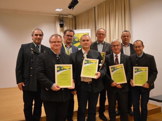 Für 25-jährige Mitgliedschaft beim BMV OÖ geehrt